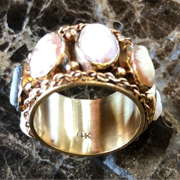 14KT Solid Gold Vintage Cameo Shell Ring - Picture 6 of 7